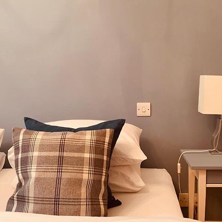 אדינבורו The Royal Mile Residence By Reserve Apartments מראה חיצוני תמונה